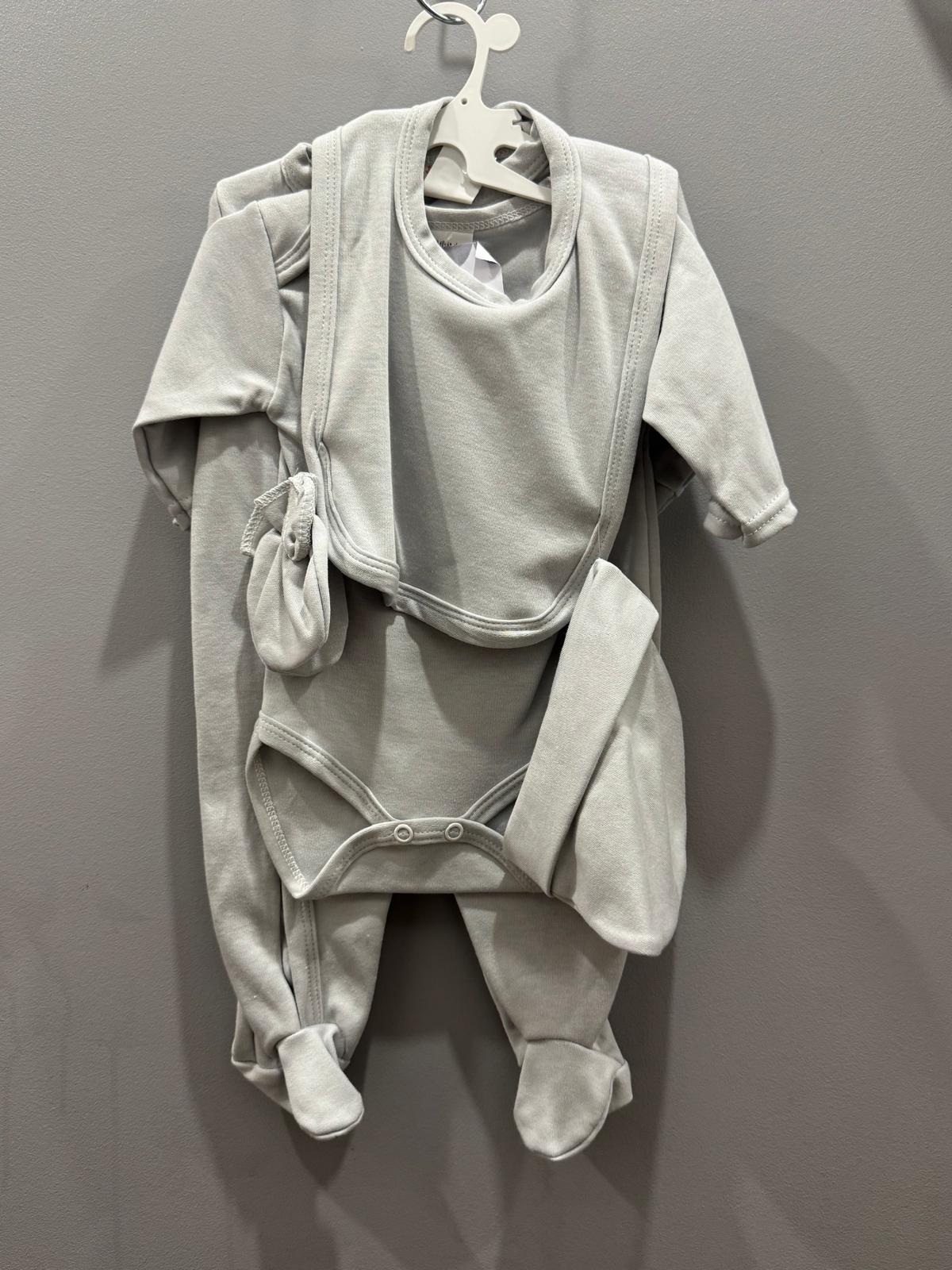 Ensemble bébé 5 pièces personnalisable – Broderie prénom